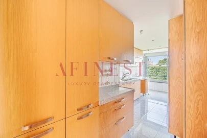Apartamento T4 para Venda em Carcavelos e Parede