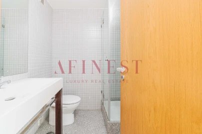 Apartamento T4 para Venda em Carcavelos e Parede