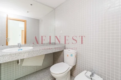 Apartamento T4 para Venda em Carcavelos e Parede