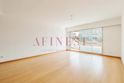 Apartamento T4 para Venda em Carcavelos e Parede