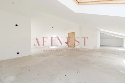 Apartamento T4 para Venda em Carcavelos e Parede