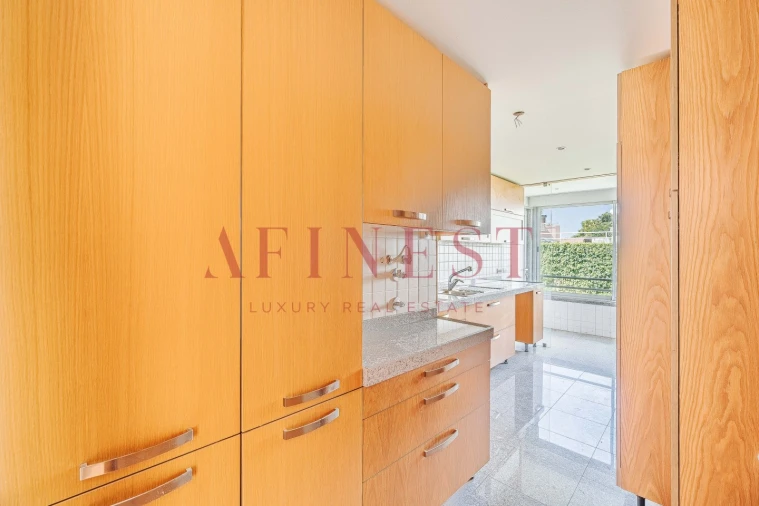 Apartamento T4 para Venda em Carcavelos e Parede Foto 9