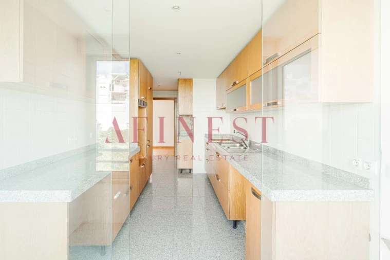 Apartamento T4 para Venda em Carcavelos e Parede Foto 15