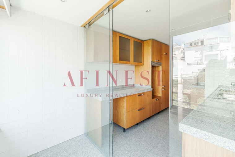 Apartamento T4 para Venda em Carcavelos e Parede Foto 16