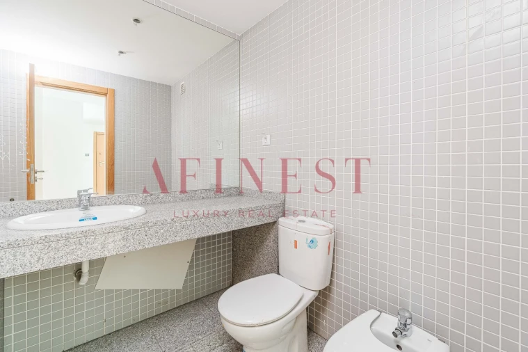 Apartamento T4 para Venda em Carcavelos e Parede Foto 26