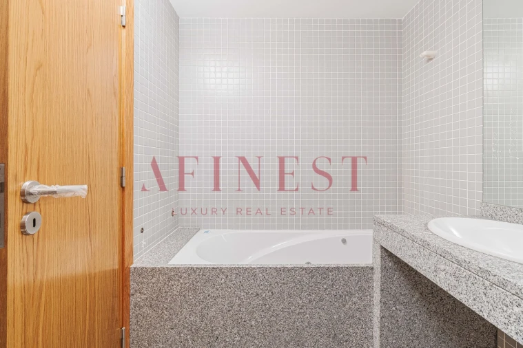 Apartamento T4 para Venda em Carcavelos e Parede Foto 30