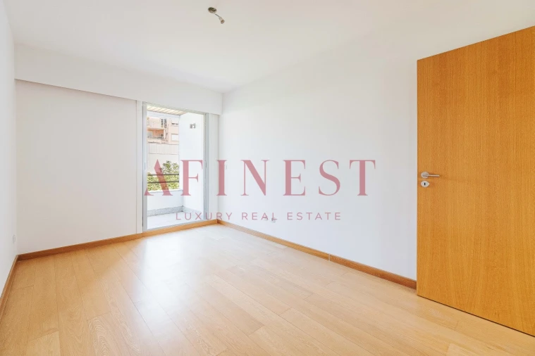 Apartamento T4 para Venda em Carcavelos e Parede Foto 31