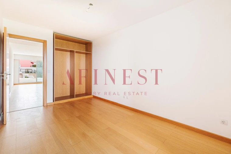 Apartamento T4 para Venda em Carcavelos e Parede Foto 32