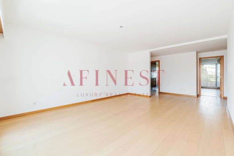 Apartamento T4 para Venda em Carcavelos e Parede Foto 39
