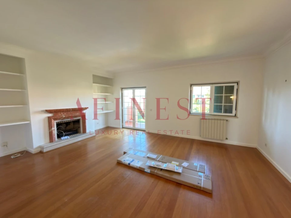 Apartamento T3 para Arrendamento em Santa Maria e São Miguel, São Martinho, São Pedro Penaferrim Foto 2