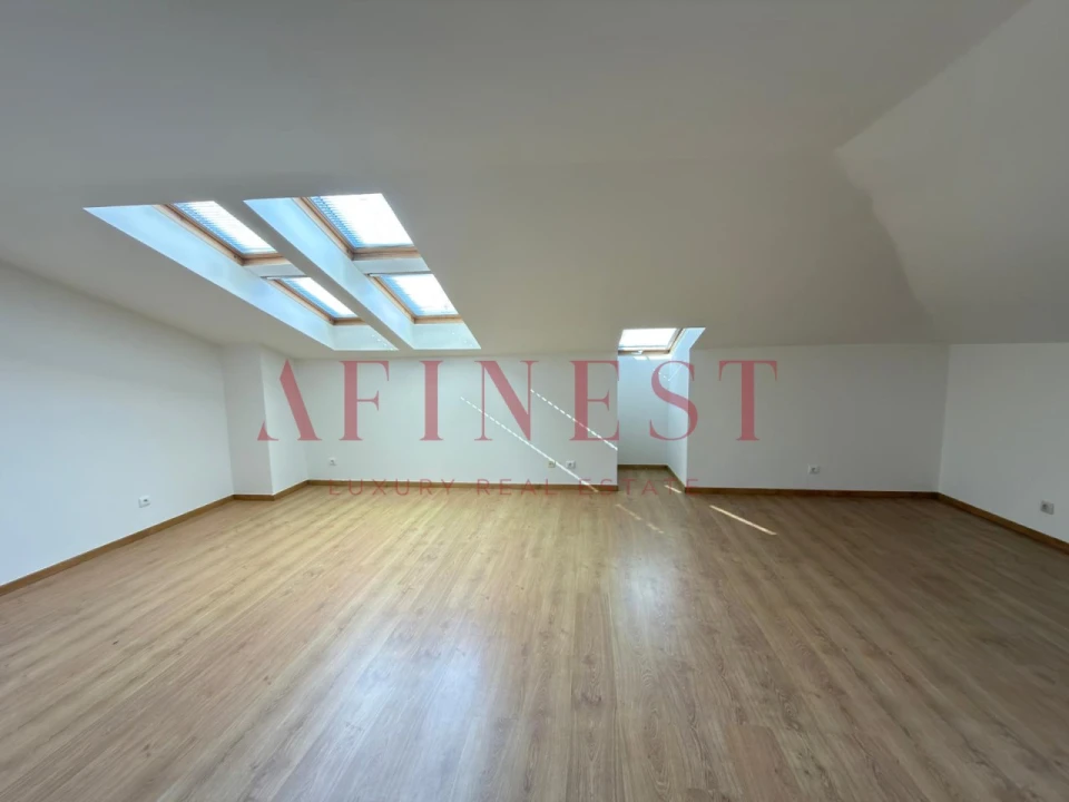 Apartamento T3 para Arrendamento em Santa Maria e São Miguel, São Martinho, São Pedro Penaferrim Foto 12