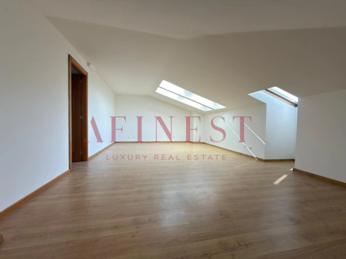 Apartamento T3 para Arrendamento em Santa Maria e São Miguel, São Martinho, São Pedro Penaferrim Foto 11