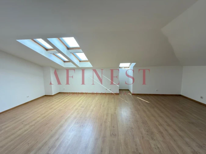 Apartamento T3 para Arrendamento em Santa Maria e São Miguel, São Martinho, São Pedro Penaferrim Foto 12