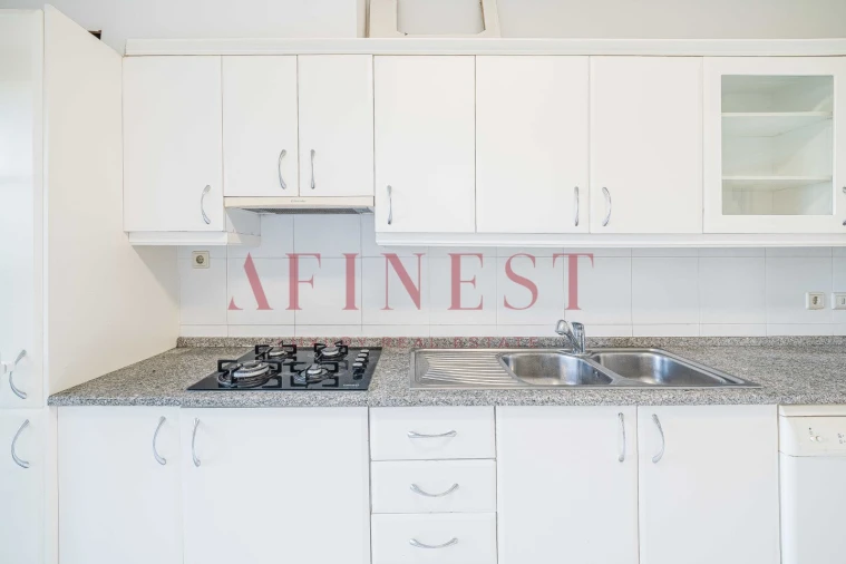 Apartamento T3 para Arrendamento em Santa Maria e São Miguel, São Martinho, São Pedro Penaferrim Foto 15