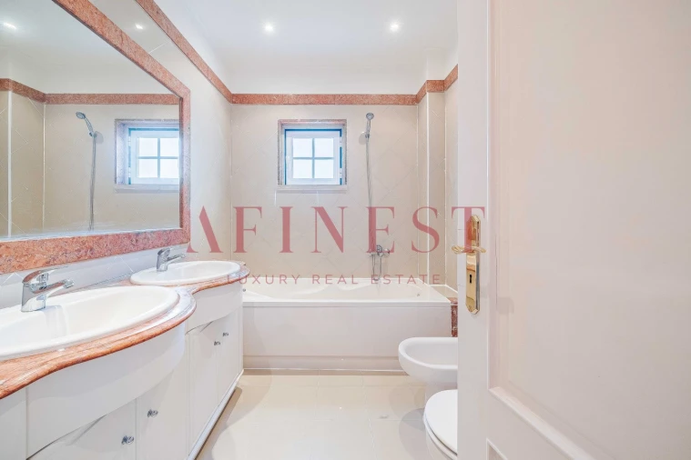 Apartamento T3 para Arrendamento em Santa Maria e São Miguel, São Martinho, São Pedro Penaferrim Foto 31