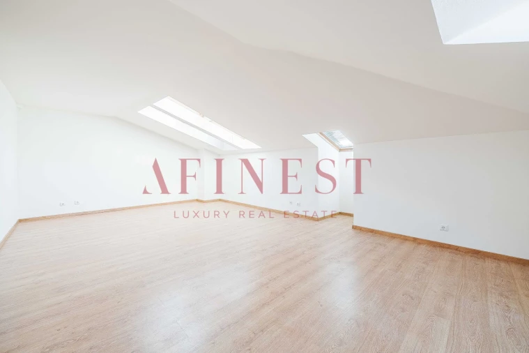 Apartamento T3 para Arrendamento em Santa Maria e São Miguel, São Martinho, São Pedro Penaferrim Foto 42