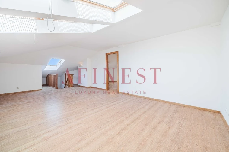 Apartamento T3 para Arrendamento em Santa Maria e São Miguel, São Martinho, São Pedro Penaferrim Foto 44