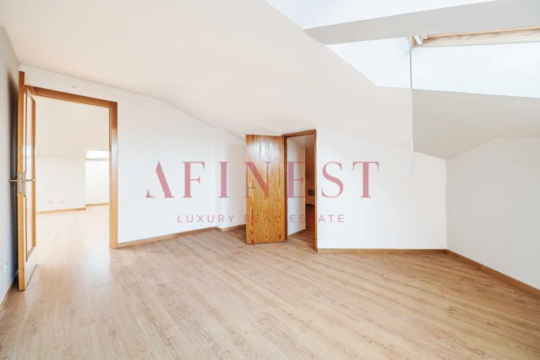 Apartamento T3 para Arrendamento em Santa Maria e São Miguel, São Martinho, São Pedro Penaferrim Foto 47