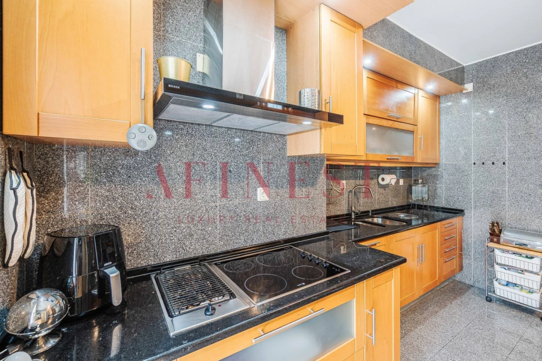 Apartamento T5 para Venda em Lumiar Foto 16