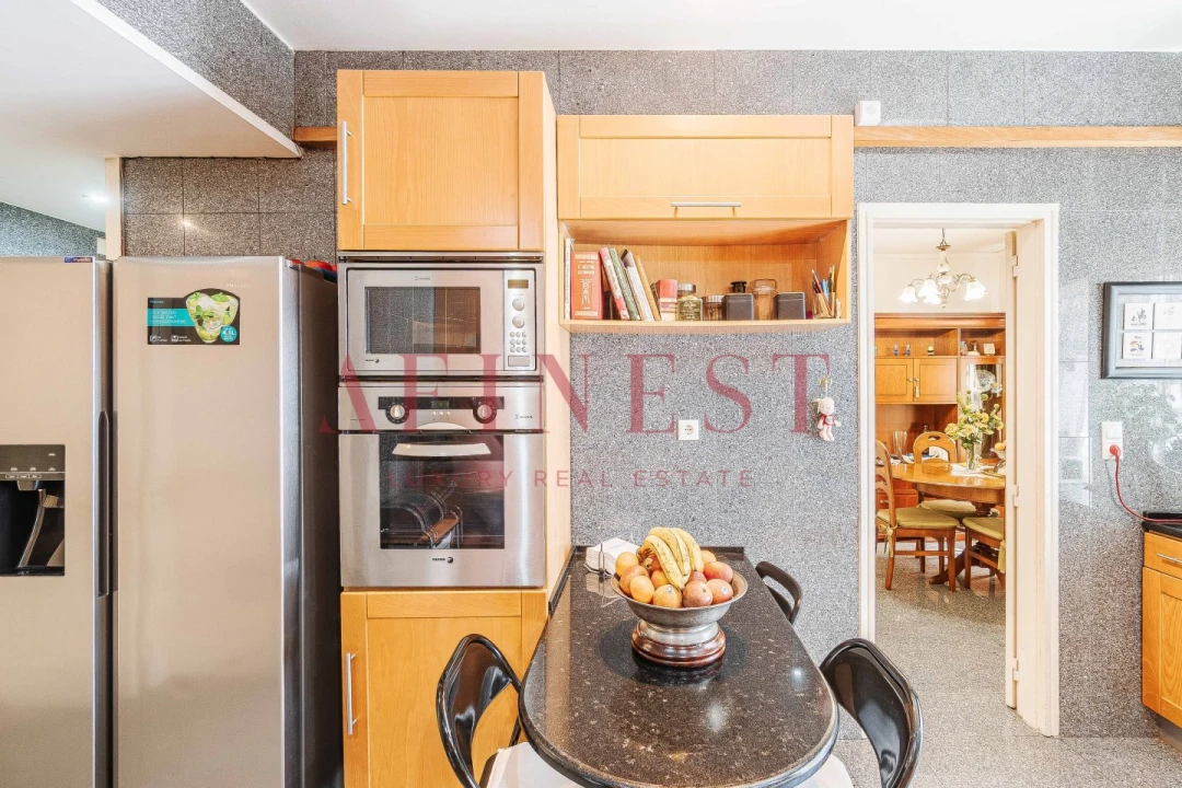 Apartamento T5 para Venda em Lumiar Foto 7