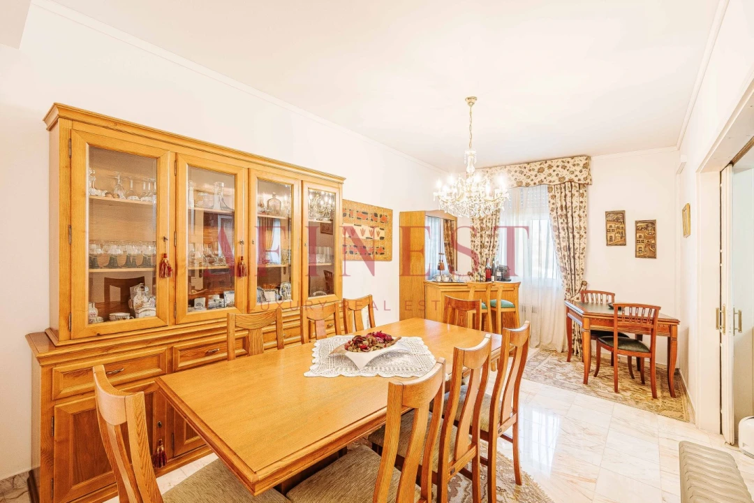 Apartamento T5 para Venda em Lumiar Foto 12