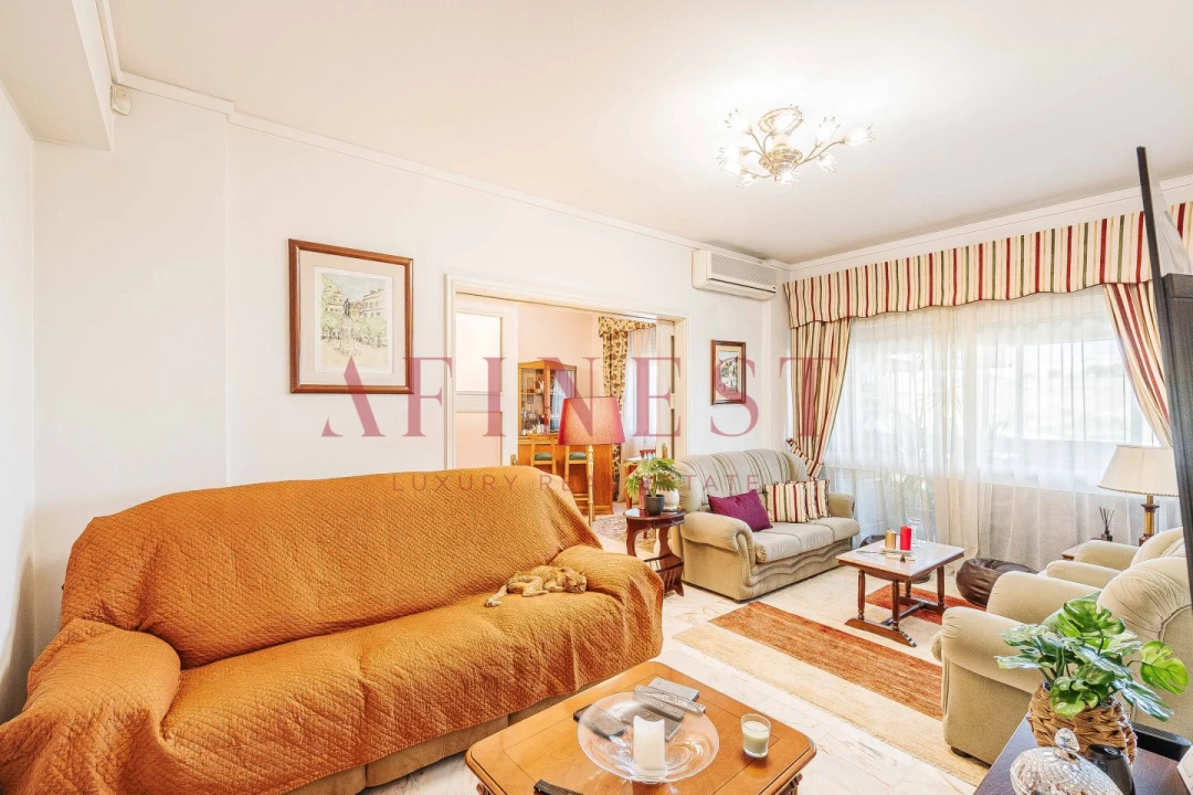 Apartamento T5 para Venda em Lumiar Foto 3