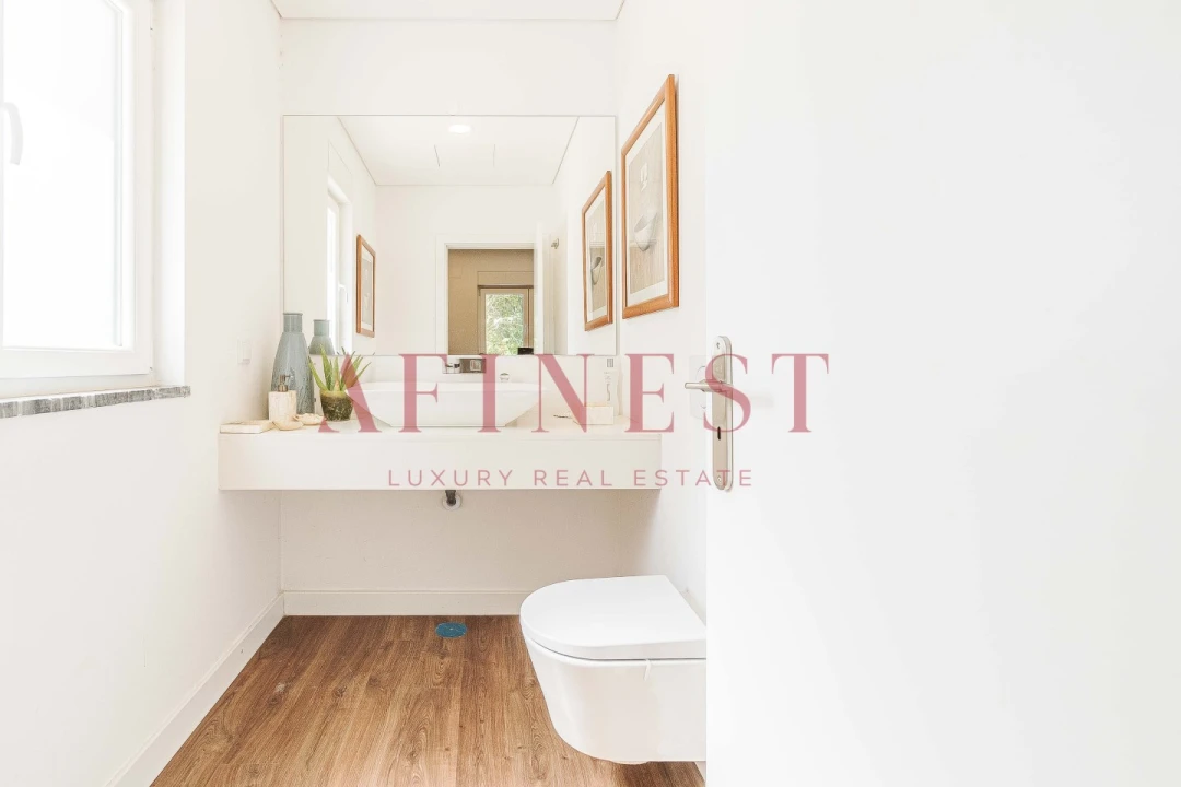 Moradia T6 para Venda em Santa Maria e São Miguel, São Martinho, São Pedro Penaferrim Foto 11