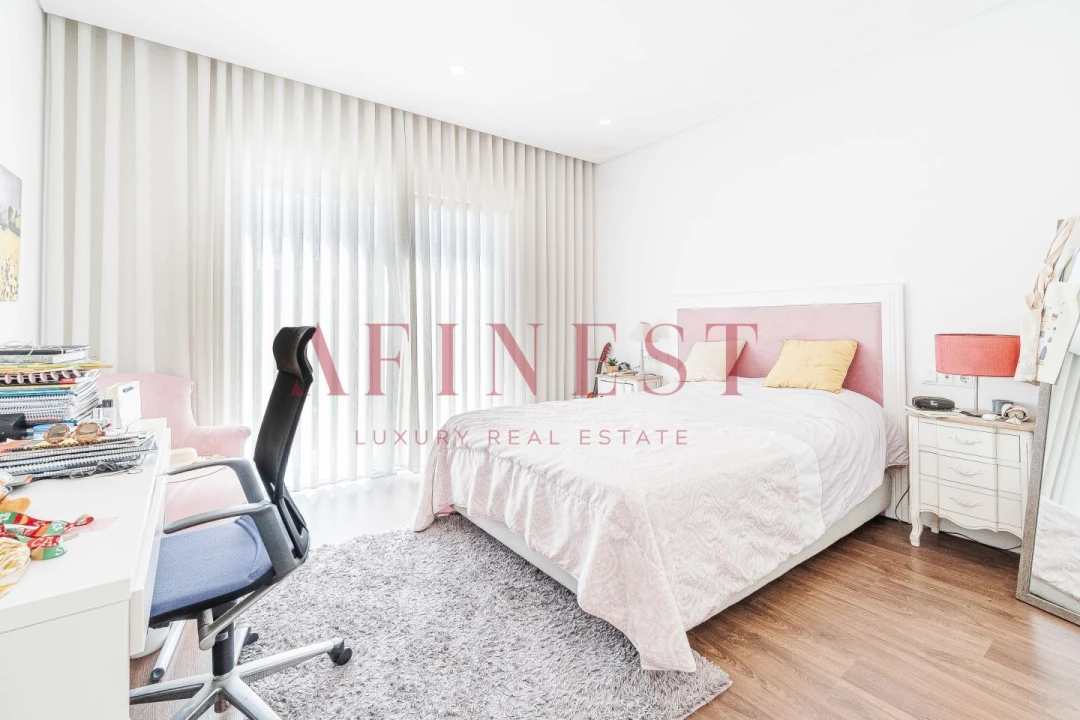 Moradia T6 para Venda em Santa Maria e São Miguel, São Martinho, São Pedro Penaferrim Foto 45