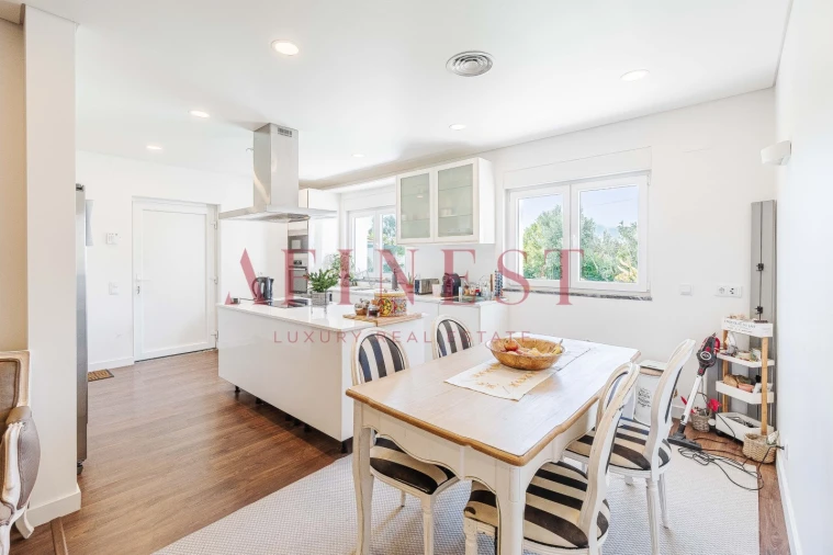 Moradia T6 para Venda em Santa Maria e São Miguel, São Martinho, São Pedro Penaferrim Foto 12