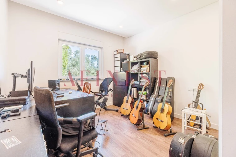 Moradia T6 para Venda em Santa Maria e São Miguel, São Martinho, São Pedro Penaferrim Foto 23