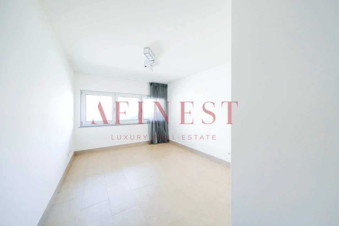 Moradia T4 para Venda em Carcavelos e Parede Foto 35