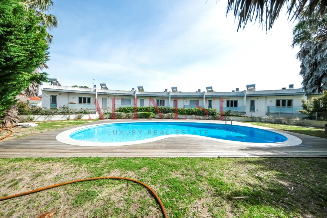 Moradia T4 para Venda em Carcavelos e Parede Foto 1