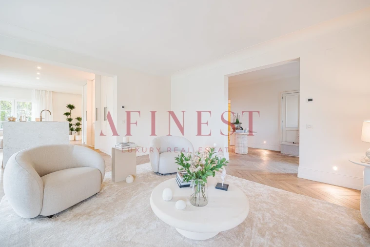 Moradia T5 para Arrendamento em Santa Maria e São Miguel, São Martinho, São Pedro Penaferrim Foto 8