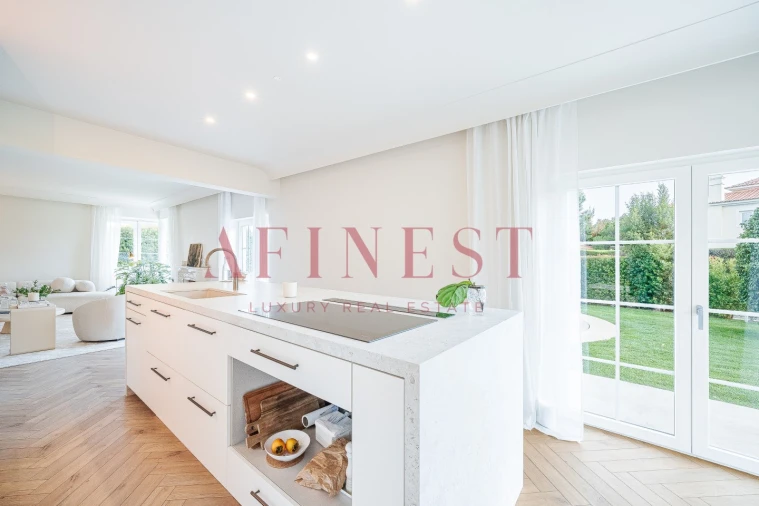 Moradia T5 para Arrendamento em Santa Maria e São Miguel, São Martinho, São Pedro Penaferrim Foto 31