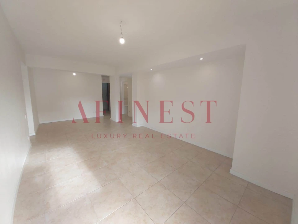 Apartamento T2 para Venda em Algueirão-Mem Martins Foto 2