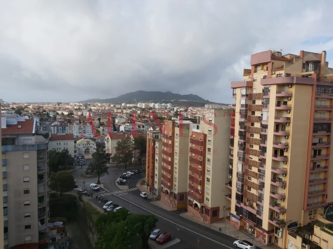 Apartamento T2 para Venda em Algueirão-Mem Martins Foto 4