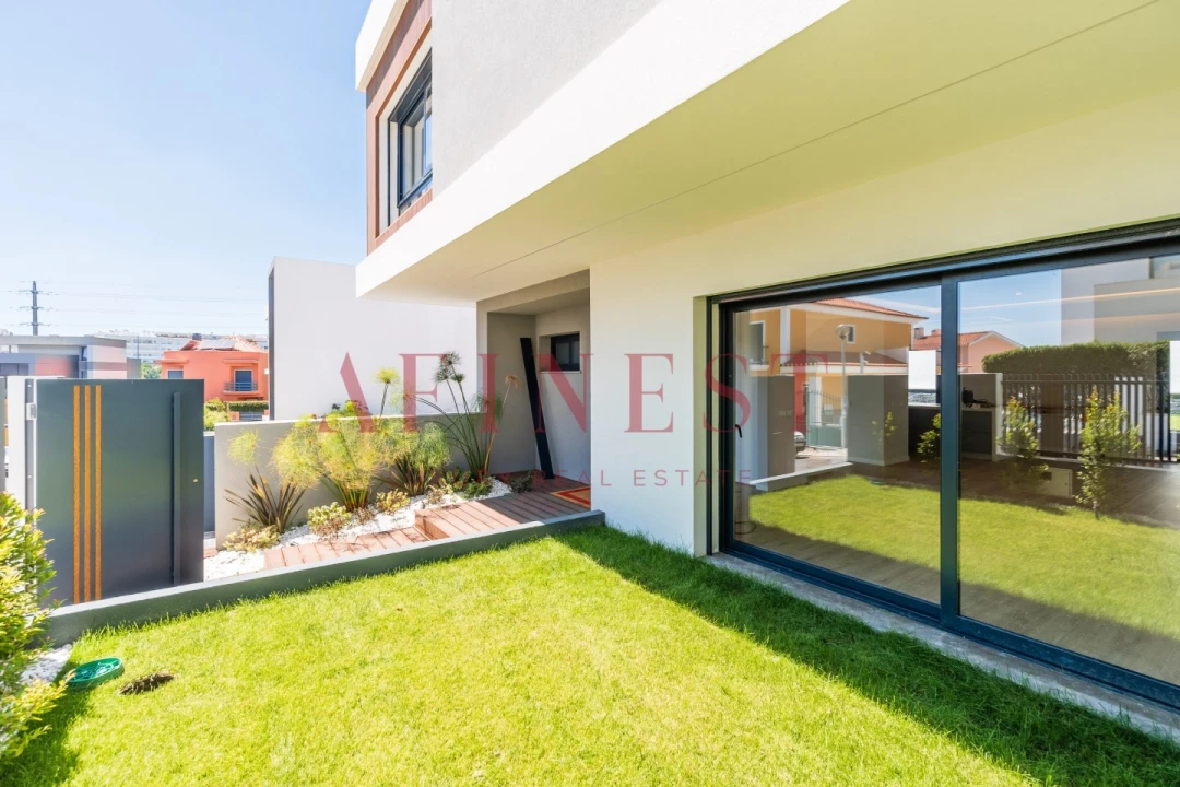 Moradia T4 para Venda em Carcavelos e Parede Foto 3