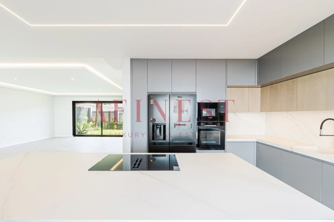 Moradia T4 para Venda em Carcavelos e Parede Foto 4