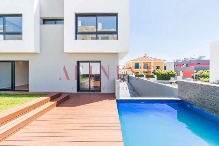 Moradia T4 para Venda em Carcavelos e Parede Foto 2