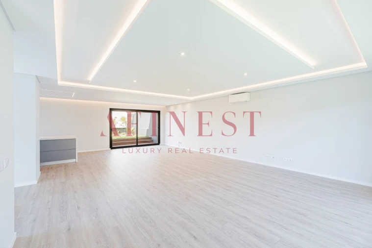 Moradia T4 para Venda em Carcavelos e Parede Foto 5