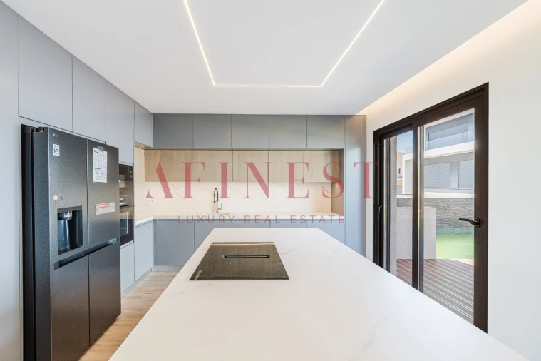 Moradia T4 para Venda em Carcavelos e Parede Foto 9