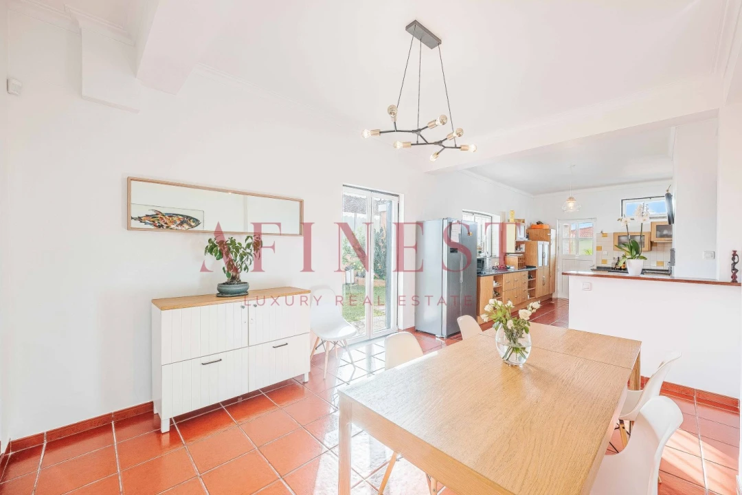 Moradia T4 para Venda em Porto Salvo Foto 15