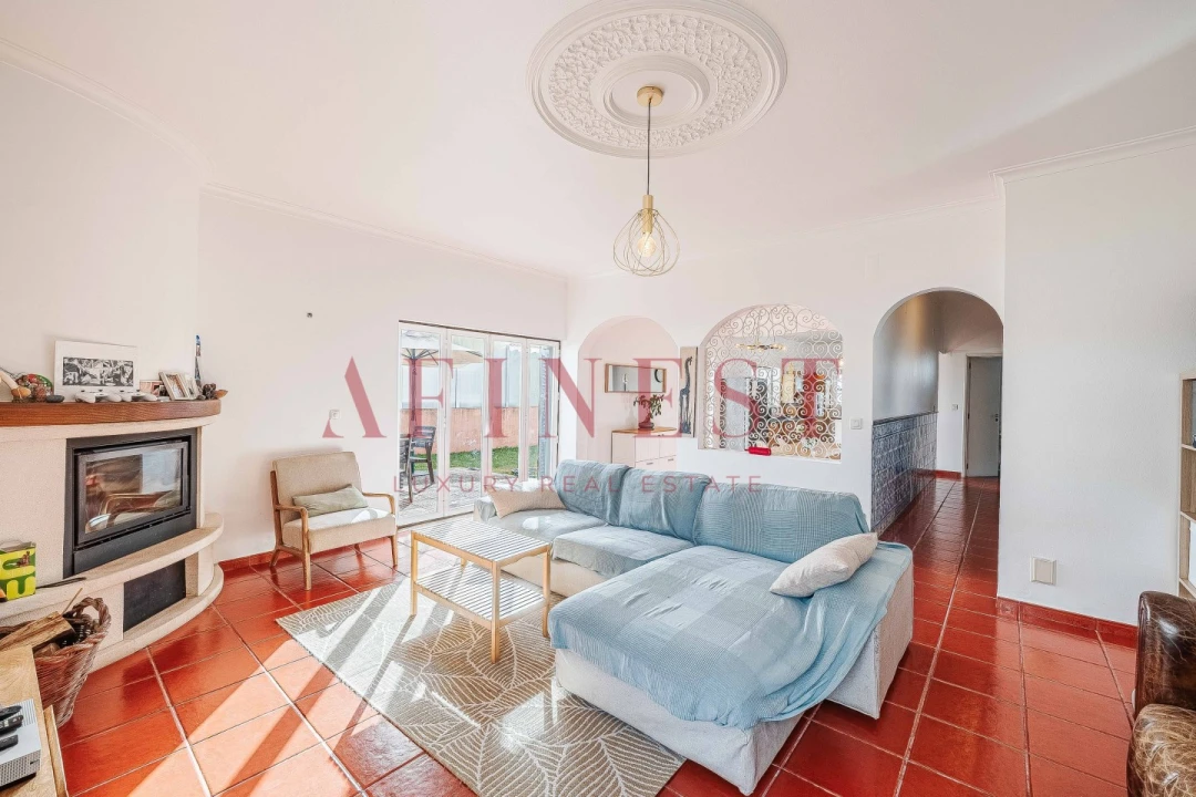 Moradia T4 para Venda em Porto Salvo Foto 17