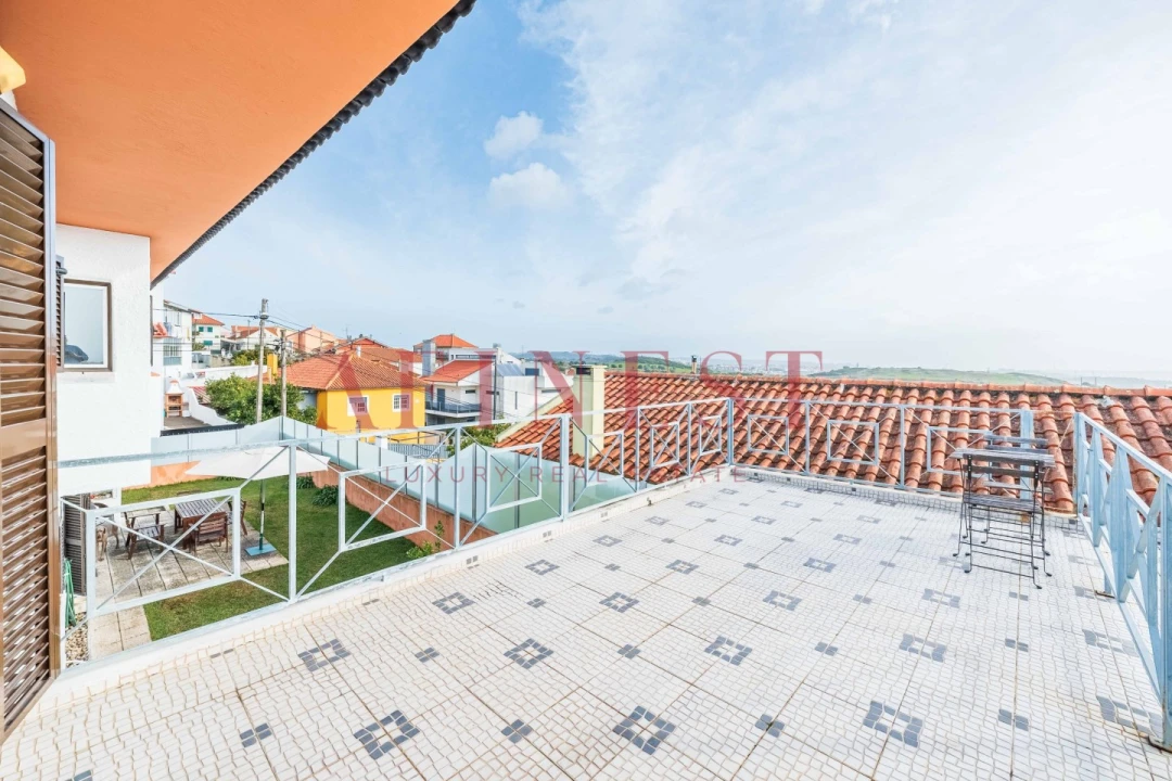 Moradia T4 para Venda em Porto Salvo Foto 37