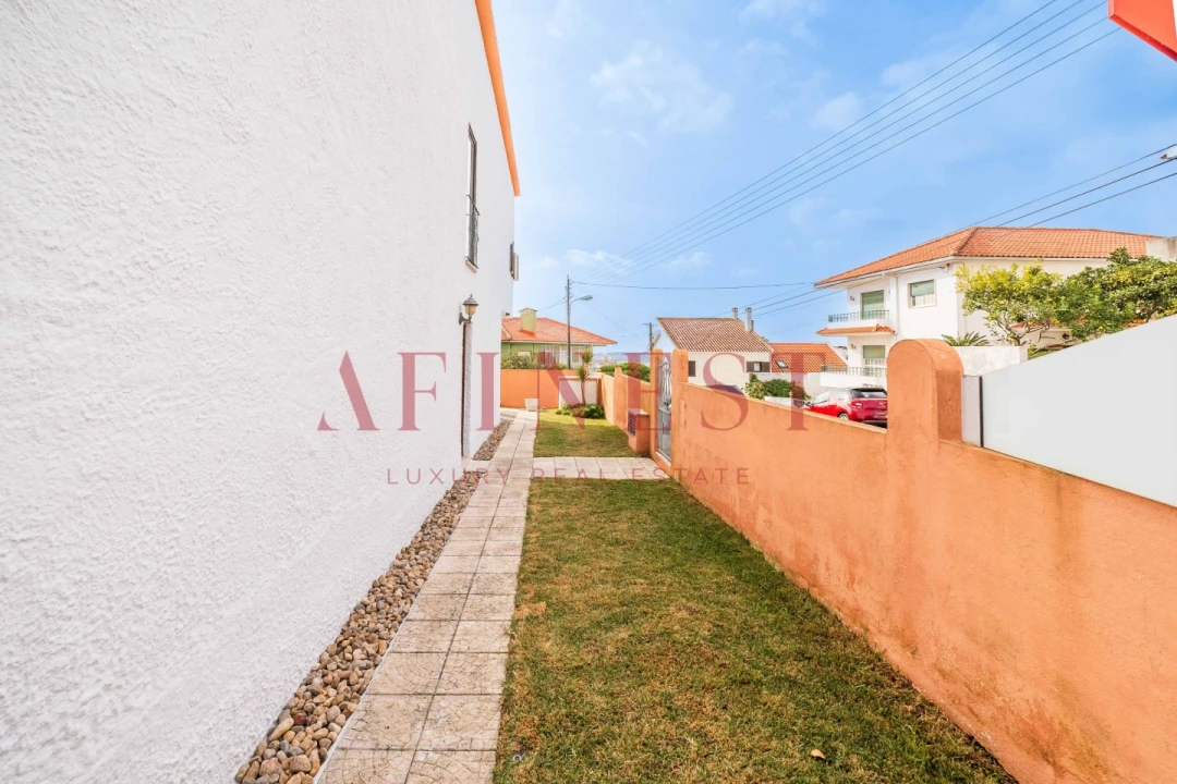 Moradia T4 para Venda em Porto Salvo Foto 69