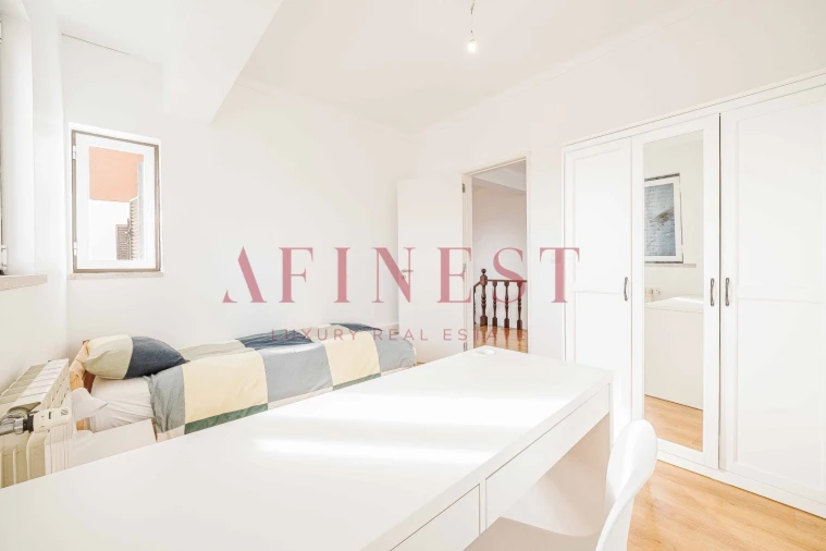 Moradia T4 para Venda em Porto Salvo Foto 47