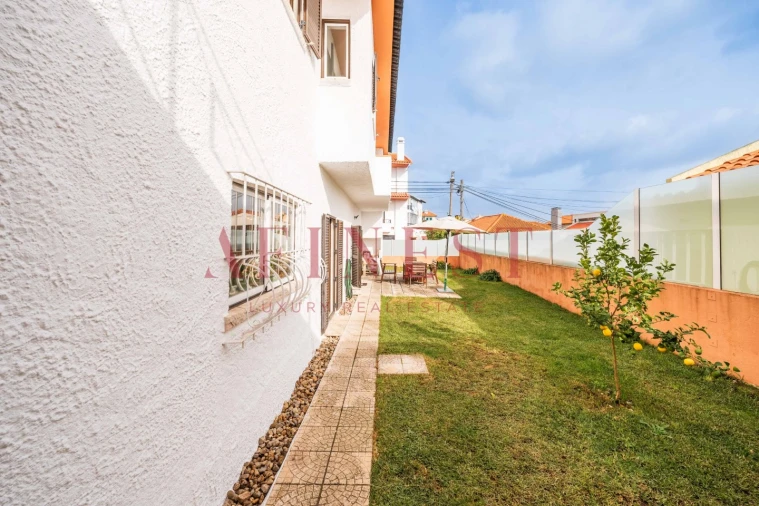 Moradia T4 para Venda em Porto Salvo Foto 73