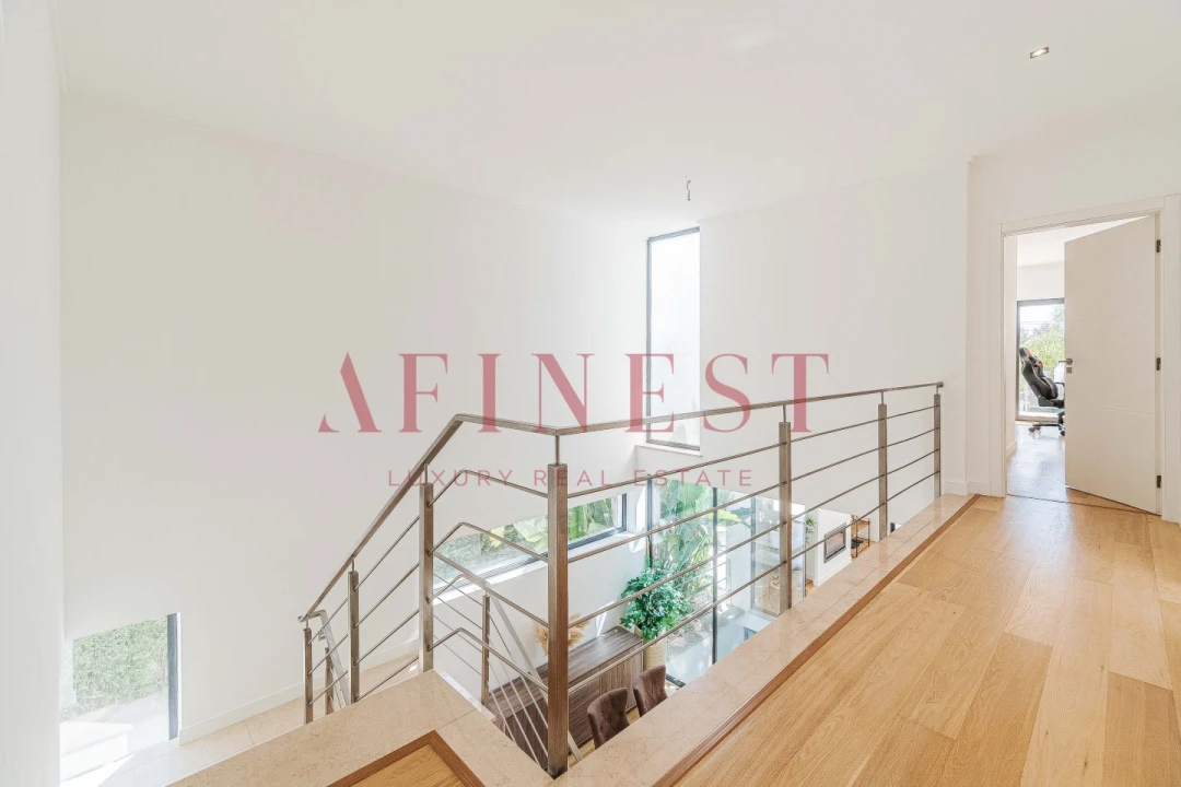 Moradia T4 para Venda em Corroios Foto 40