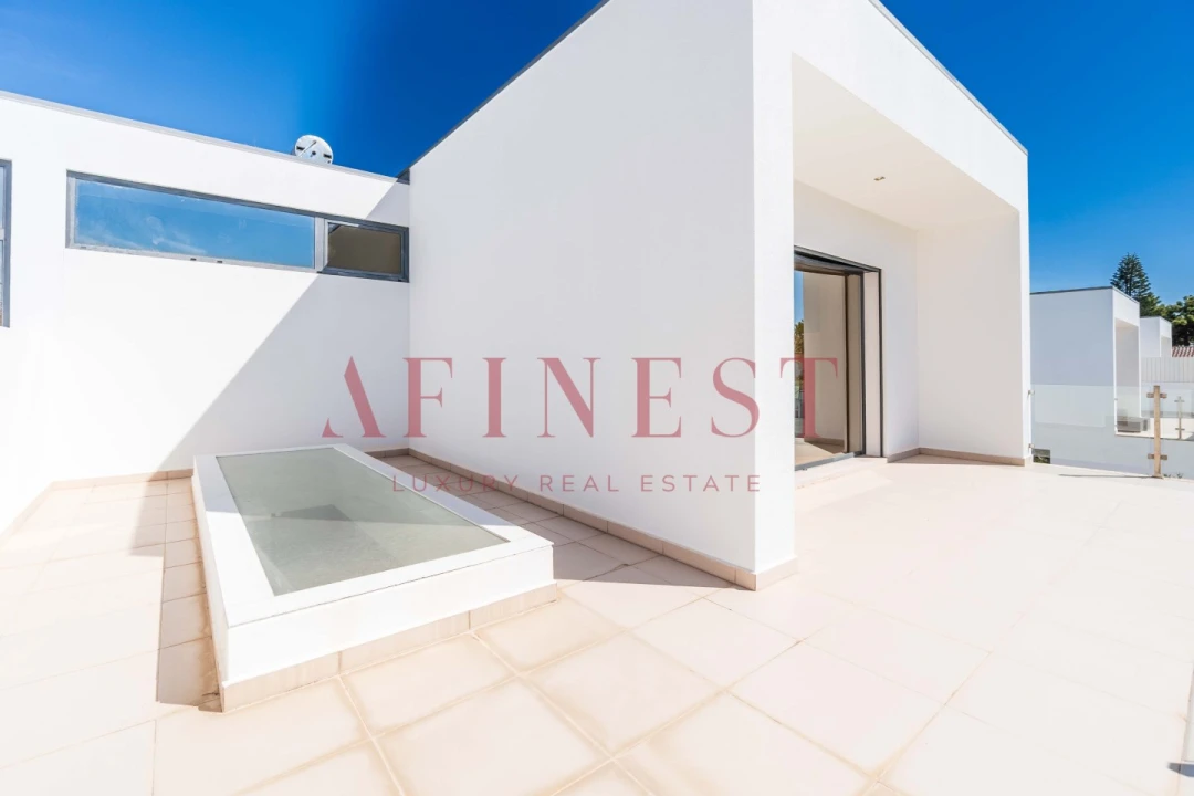 Moradia T4 para Venda em Corroios Foto 50