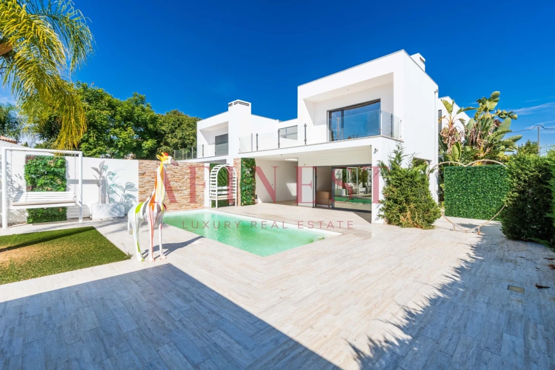 Moradia T4 para Venda em Corroios Foto 1